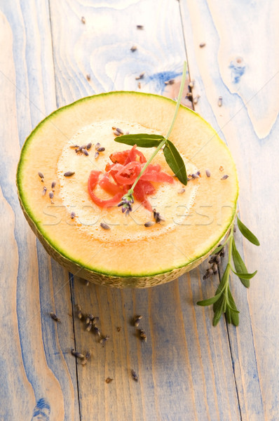 Foto d'archivio: Fresche · melone · zuppa · prosciutto · lavanda · fiore