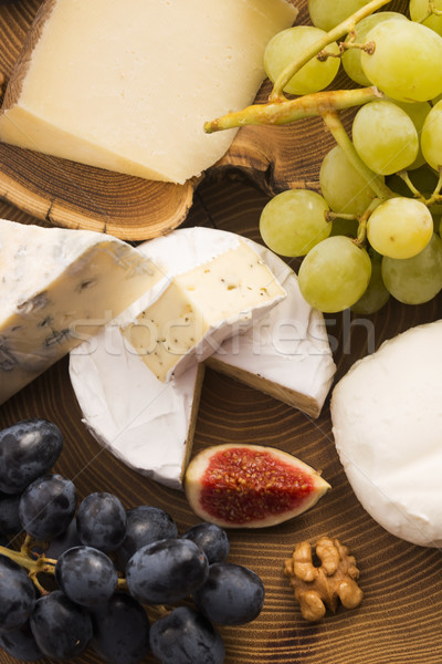 Válogatás sajt gyümölcsök szőlő gyümölcs étterem Stock fotó © joannawnuk