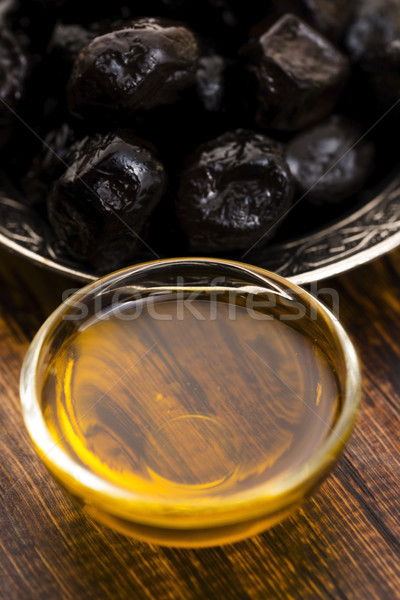 Foto stock: Aceitunas · negras · aceite · de · oliva · marco · grupo · petróleo