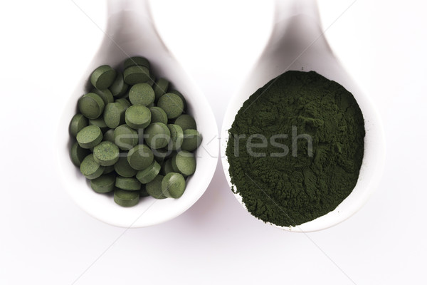 Yeşil tıbbi hapları beyaz eczane ilaç Stok fotoğraf © joannawnuk