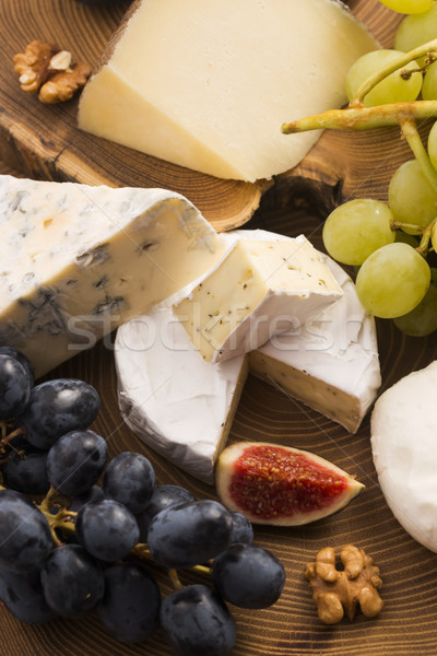 Válogatás sajt gyümölcsök szőlő gyümölcs étterem Stock fotó © joannawnuk