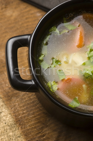 Supa de pui ceramică castron alimente pui mananca Imagine de stoc © joannawnuk