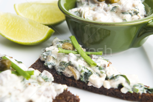 [[stock_photo]]: Sandwiches · sombre · pain · champignons · poivre · poissons