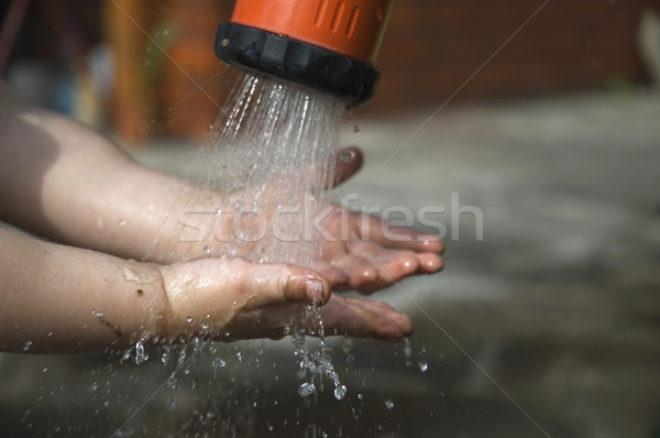 [[stock_photo]]: Enfant · lavage · mains · eau · fille · printemps