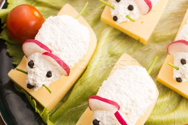 Distracţie alimente copii mouse brânză fundal Imagine de stoc © joannawnuk