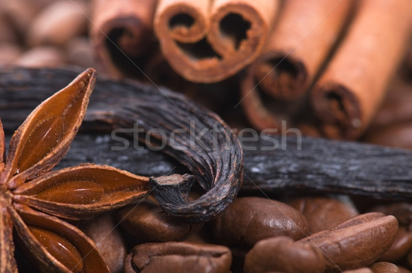 Aroma cafea ingrediente anason ciocolată scorţişoară Imagine de stoc © joannawnuk