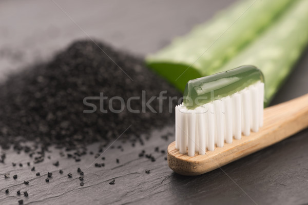 Brosse à dents dentifrice aloe noir dentiste bambou [[stock_photo]] © joannawnuk