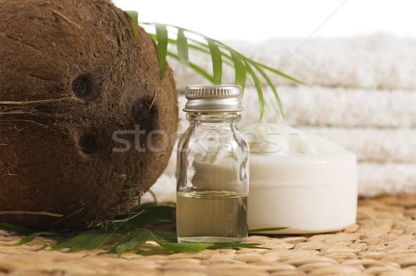 Nucă de cocos ulei alternativ terapie floare sănătate Imagine de stoc © joannawnuk