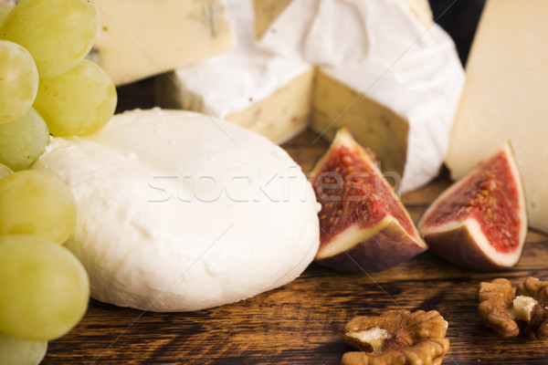 Foto stock: Queso · frutas · uvas · frutas · restaurante