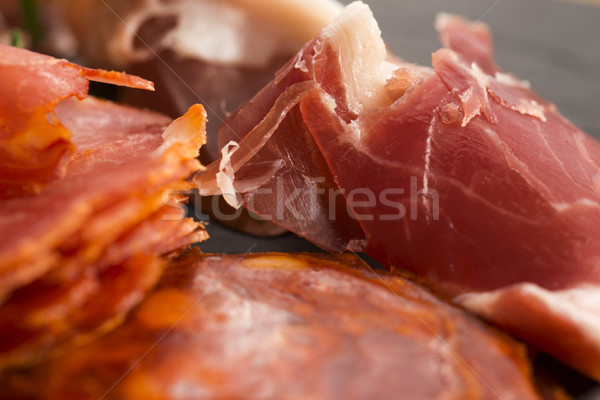 Diferente espanhol chorizo vermelho prato Foto stock © joannawnuk