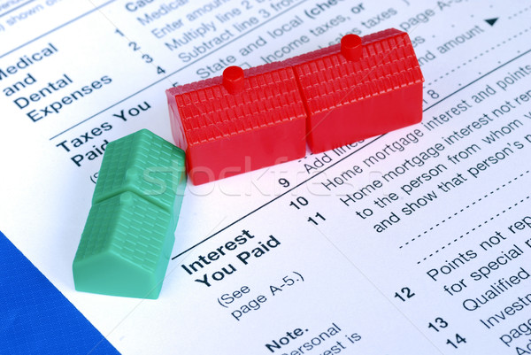 Stock photo: Filling the mortgage interest deduction in the tax return