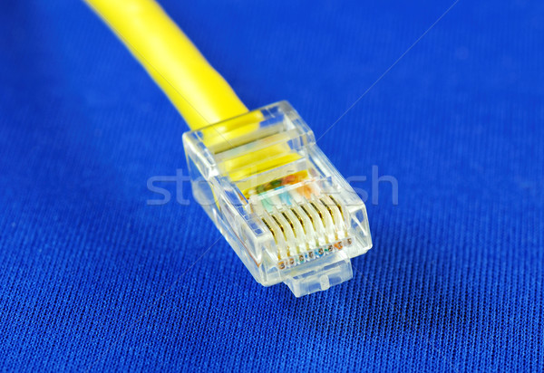 Primer plano vista amarillo Ethernet cable aislado Foto stock © johnkwan