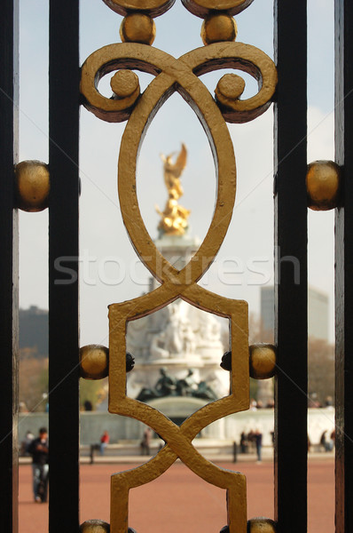 Regina un altro punto view fuori Buckingham Palace Foto d'archivio © johnnychaos