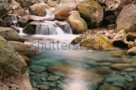 Vale corsica natural cascade stâncă apă Imagine de stoc © Joningall
