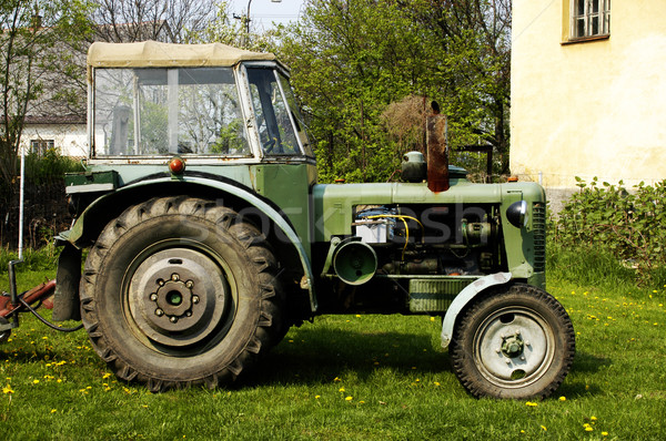 ストックフォト: 古い · トラクター · 歴史的 · ファーム · 車両 · 緑の草