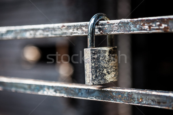 Vorhängeschloss verschlossen bar Metall schwarz dunkel Stock foto © Juhku