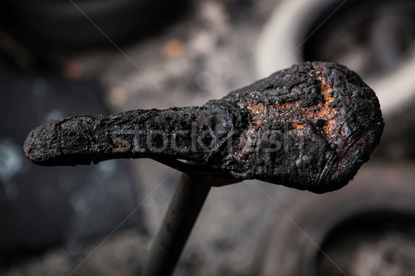 Bicicletă sa detaliu incendiu negru flacără Imagine de stoc © Juhku