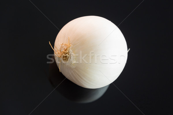 Tres todo frescos crudo blanco cebollas Foto stock © juniart