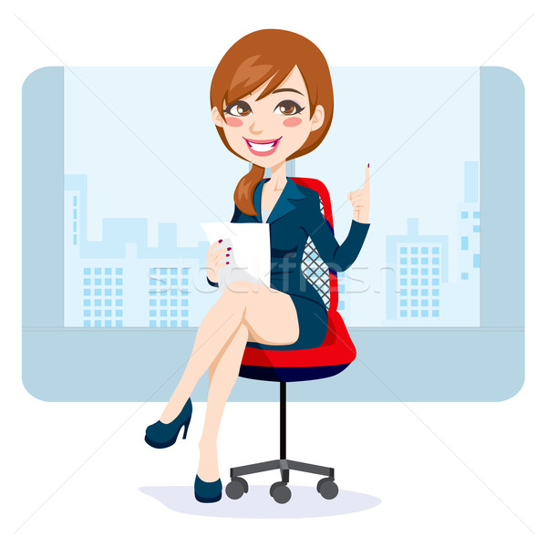 Birou bruneta femeie frumos şedinţei scaun de birou Imagine de stoc © Kakigori