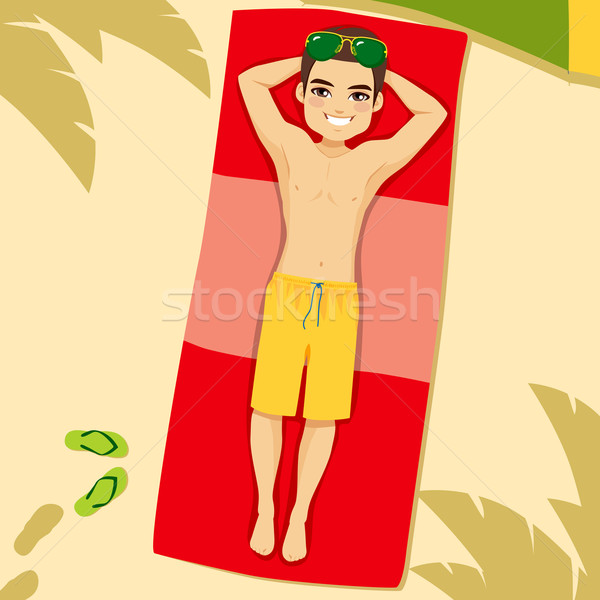 Człowiek ręcznik plażowy atrakcyjny młody człowiek szczęśliwy uśmiechnięty Zdjęcia stock © Kakigori