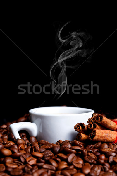 Tasse chaud café cannelle grains de café blanche [[stock_photo]] © kalozzolak