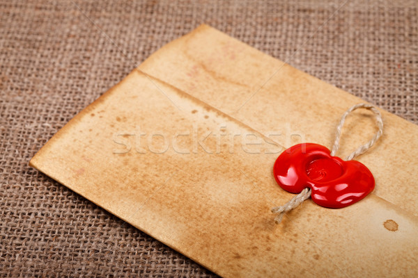 Fermé enveloppe cire vieux rouge tampon Photo stock © kalozzolak