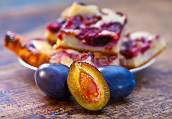 Gâteau fraîches prune fruits fond [[stock_photo]] © kalozzolak