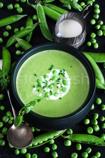 Groene erwten soep donkere houten laag Stockfoto © Karaidel