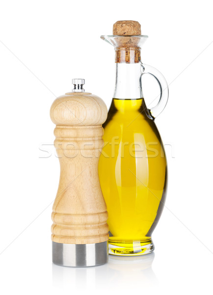 Ulei de măsline sticlă piper shaker izolat alb Imagine de stoc © karandaev