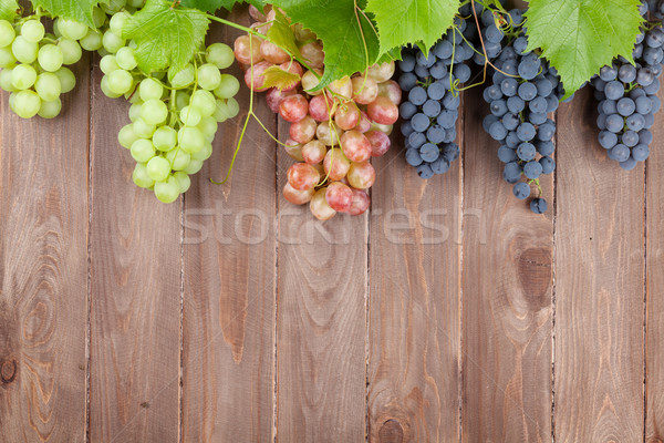 Сток-фото: красный · Purple · белый · виноград · деревянный · стол