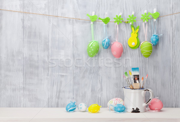 Stock fotó: Színes · húsvéti · tojások · polc · fából · készült · fal · kilátás