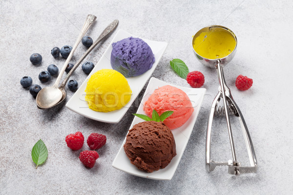 アイスクリーム ナッツ 液果類 チョコレート サンデー フルーツ ストックフォト © karandaev
