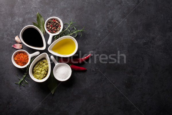 Gyógynövények fűszerek fűszer kő felső kilátás Stock fotó © karandaev