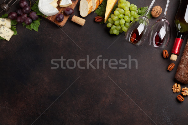 şarap üzüm peynir fındık ekmek üst Stok fotoğraf © karandaev
