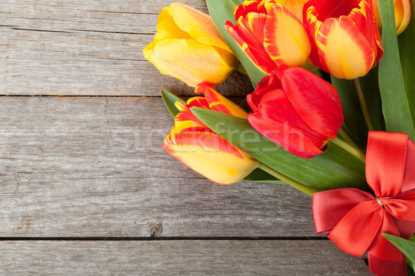 Stock foto: Frischen · farbenreich · Tulpen · Band · Bogen · Holz