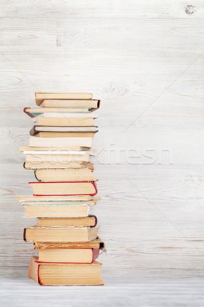 [[stock_photo]]: Vieux · livres · bois · mur · école