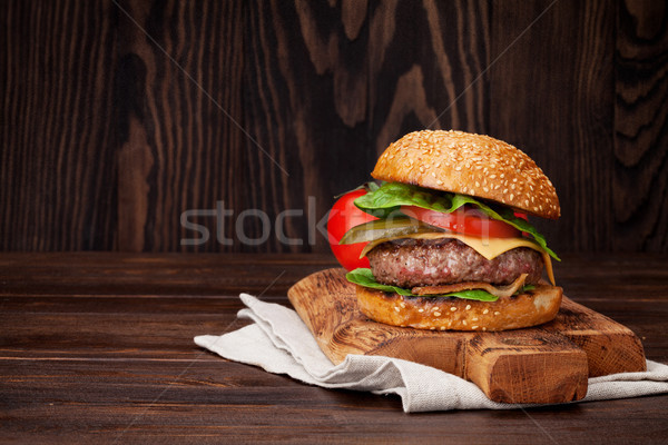 Imagine de stoc: Gustos · gratar · Burger · carne · de · vită · tomate