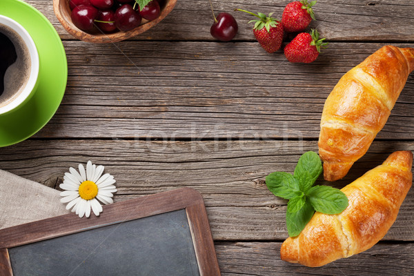 Stockfoto: Blackboard · croissants · koffiekopje · bessen · bloemen · top