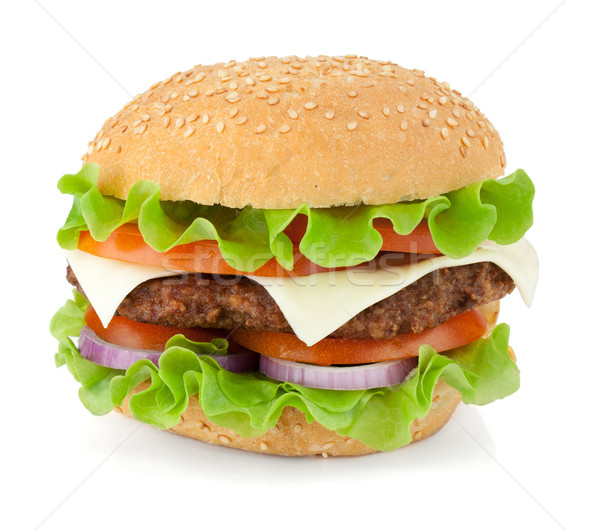 Proaspăt Burger carne de vită brânză ceapă roşii Imagine de stoc © karandaev