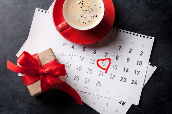 Día de san valentín tarjeta de felicitación rojo taza de café caja de regalo calendario Foto stock © karandaev