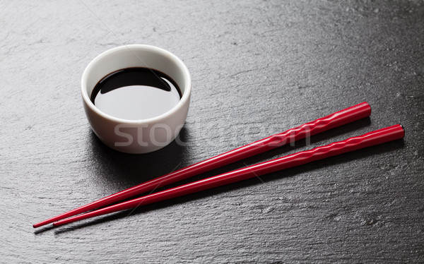 Japans sushi eetstokjes sojasaus kom zwarte Stockfoto © karandaev