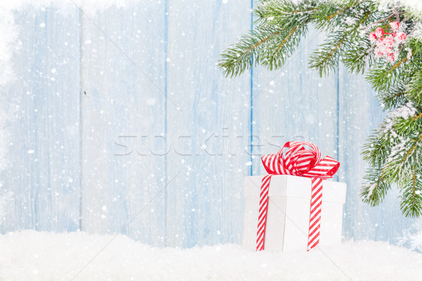 Weihnachten Geschenkbox Zweig Schnee Ansicht Stock foto © karandaev