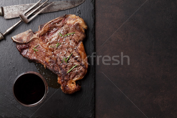 Steak gegrillt Rotwein Glas Stein Tabelle Stock foto © karandaev