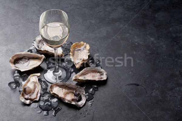 Austern Wein geöffnet Eis Zitrone Weißwein Stock foto © karandaev