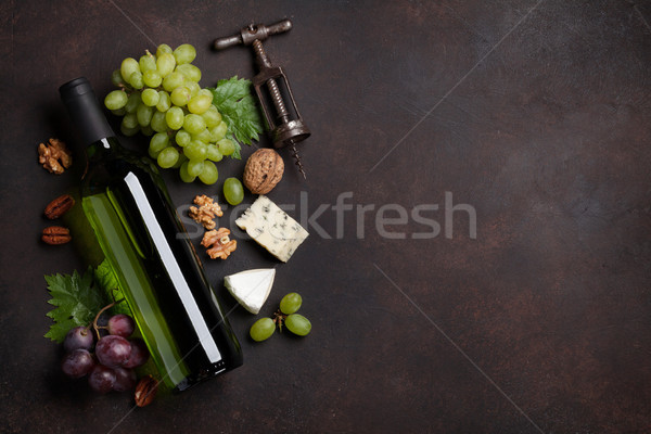 Wein Trauben Käse Nüsse top Ansicht Stock foto © karandaev