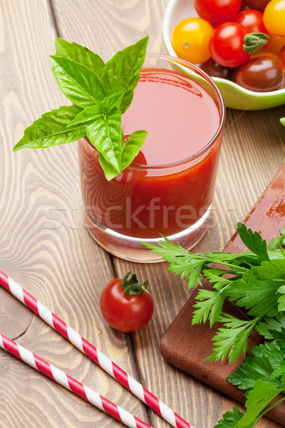Taze domates suyu iki yüzlü fesleğen ahşap masa doğa Stok fotoğraf © karandaev