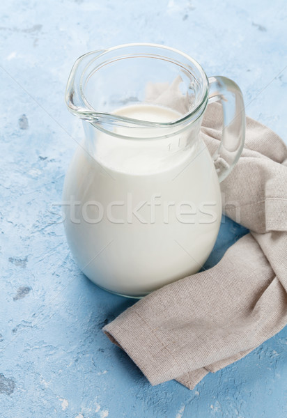 Milchkännchen Stein Tabelle Milchprodukte Glas Hintergrund Stock foto © karandaev
