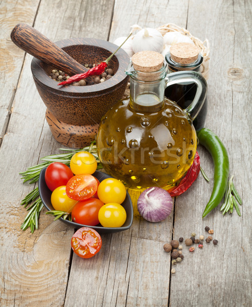 [[stock_photo]]: Herbes · épices · assaisonnement · table · en · bois · alimentaire · verre