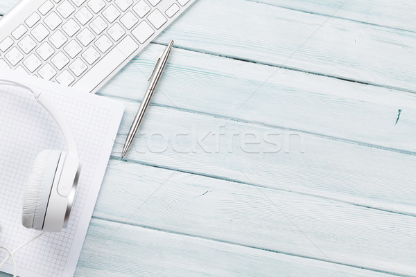 Legno desk cuffie pc notepad pen Foto d'archivio © karandaev