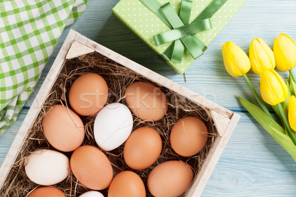 Foto stock: Ovos · de · páscoa · amarelo · tulipas · páscoa · flor